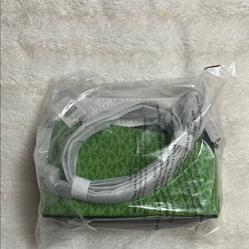 Michael Kors Green and White Crossbody Bag - Picture 2 of 10
